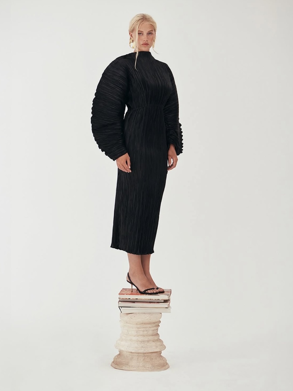 cult gaia freda black pleated plisse sculptural blouson sleeve midi dress large